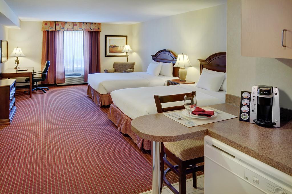 Pomeroy Inn And Suites Chetwynd Kamer foto