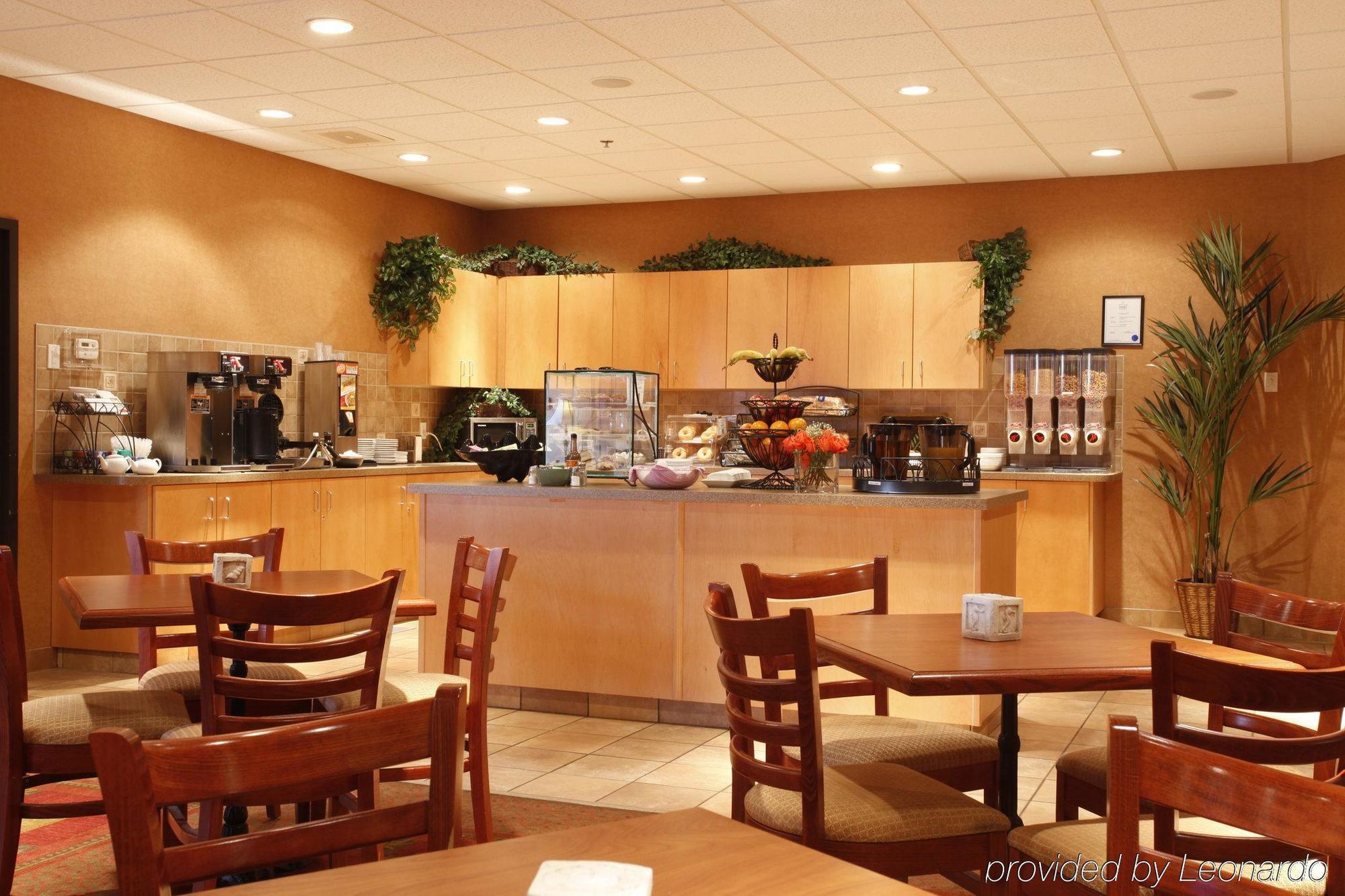 Pomeroy Inn And Suites Chetwynd Buitenkant foto