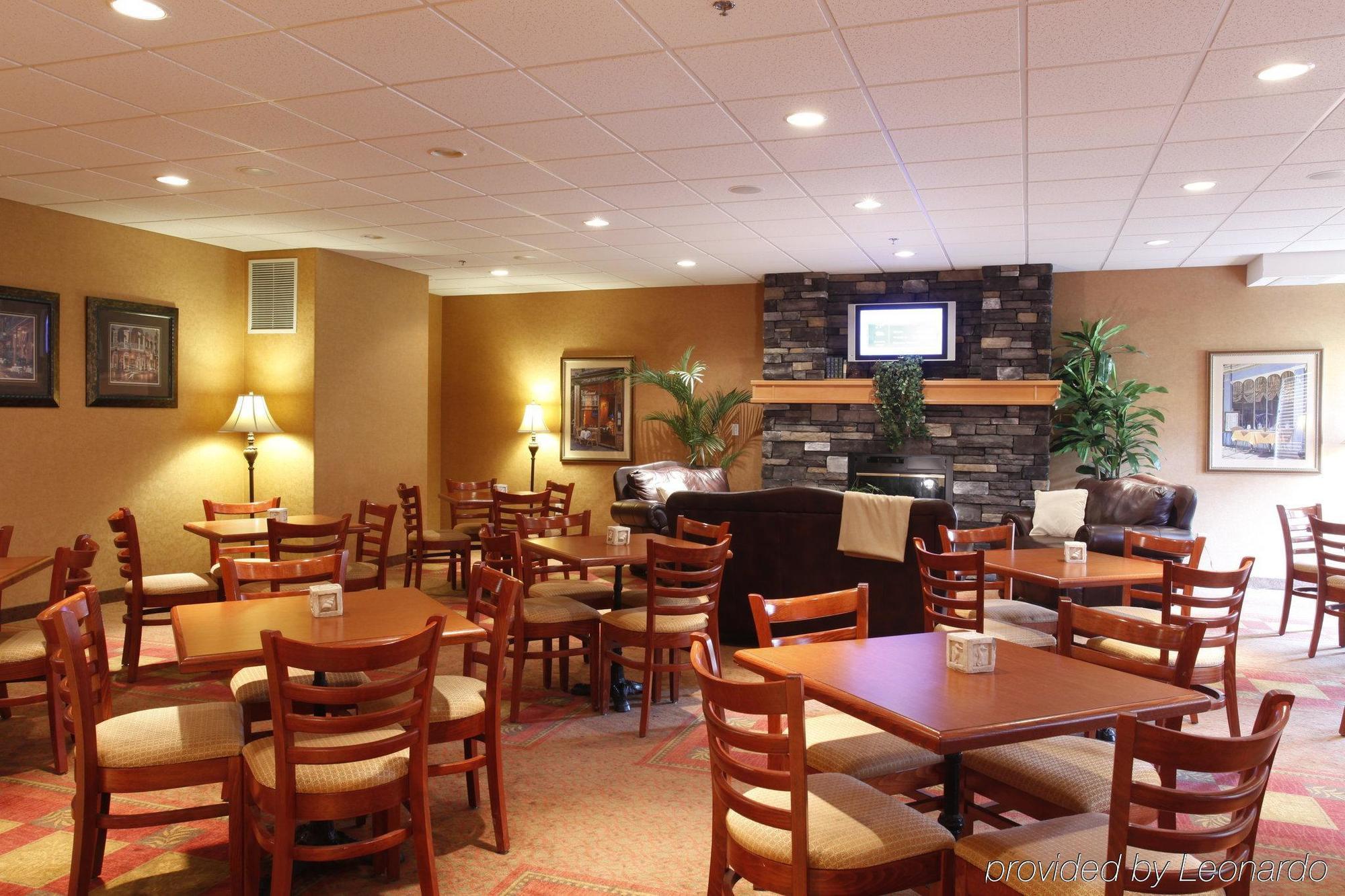 Pomeroy Inn And Suites Chetwynd Buitenkant foto