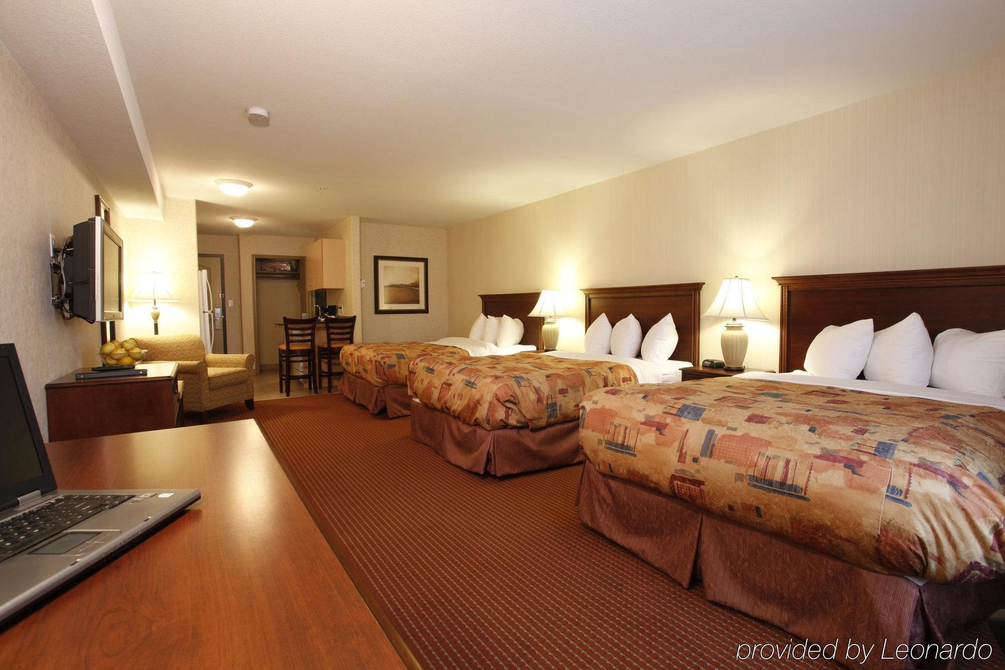 Pomeroy Inn And Suites Chetwynd Buitenkant foto