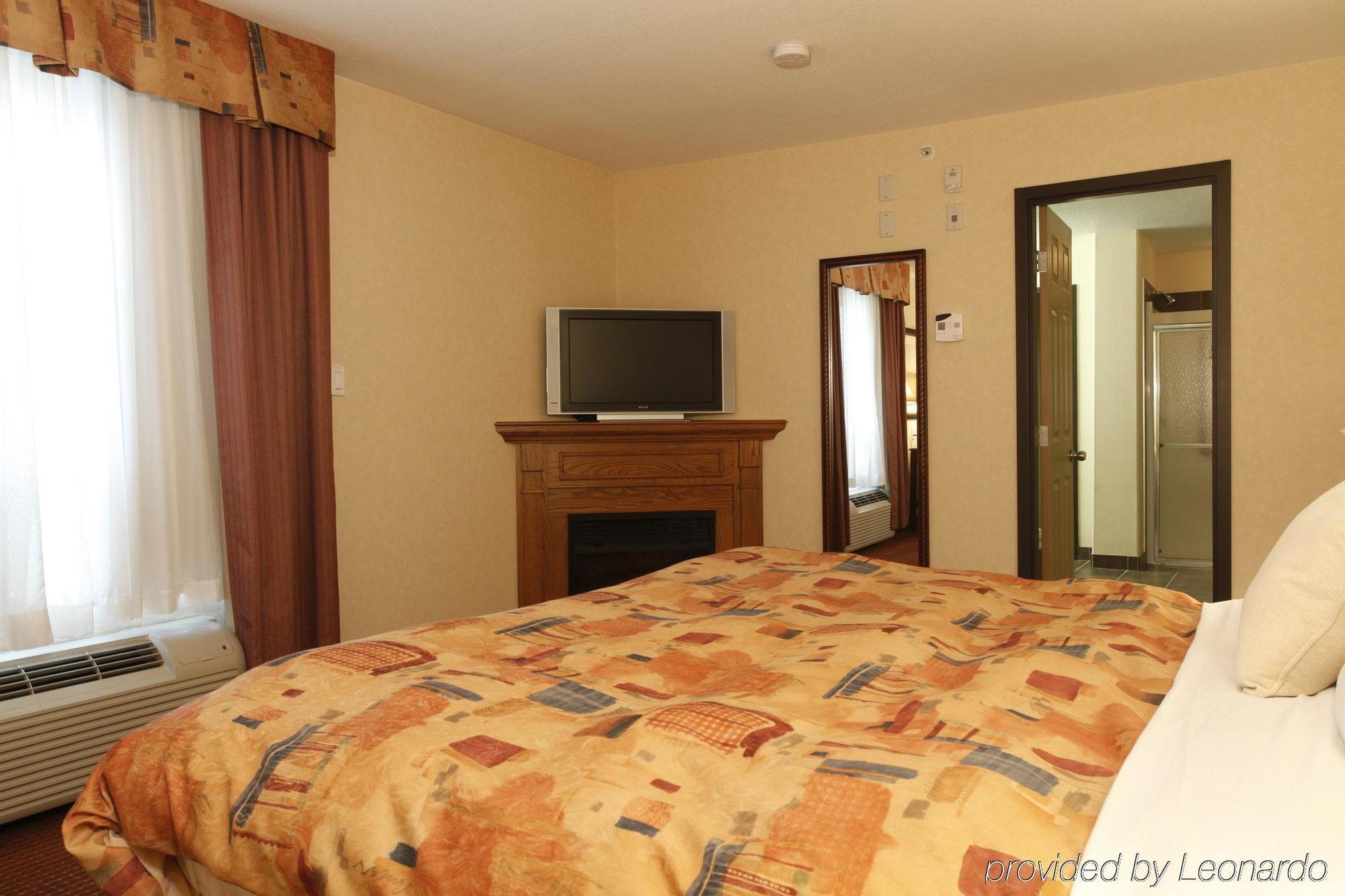 Pomeroy Inn And Suites Chetwynd Buitenkant foto