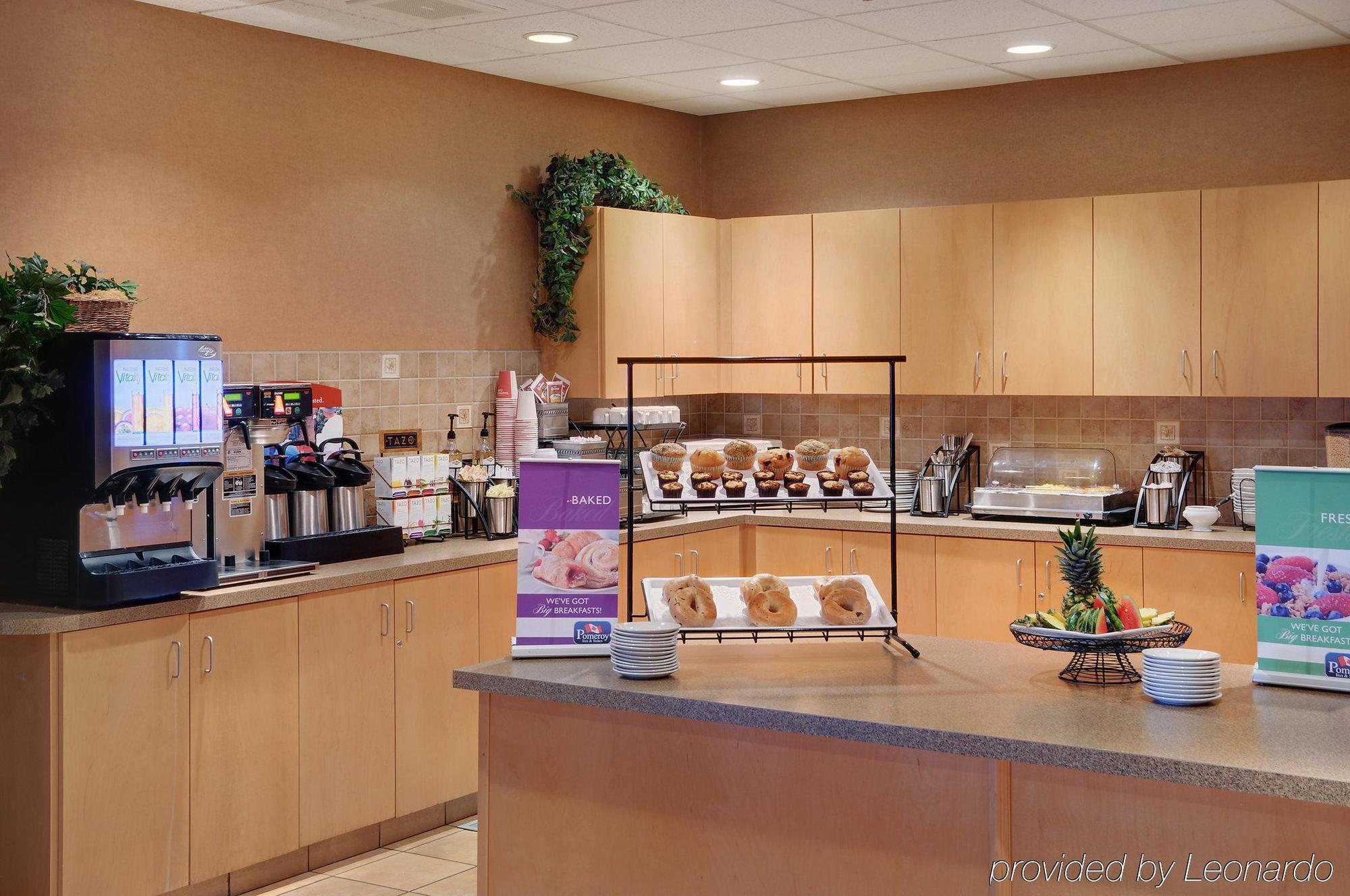 Pomeroy Inn And Suites Chetwynd Buitenkant foto