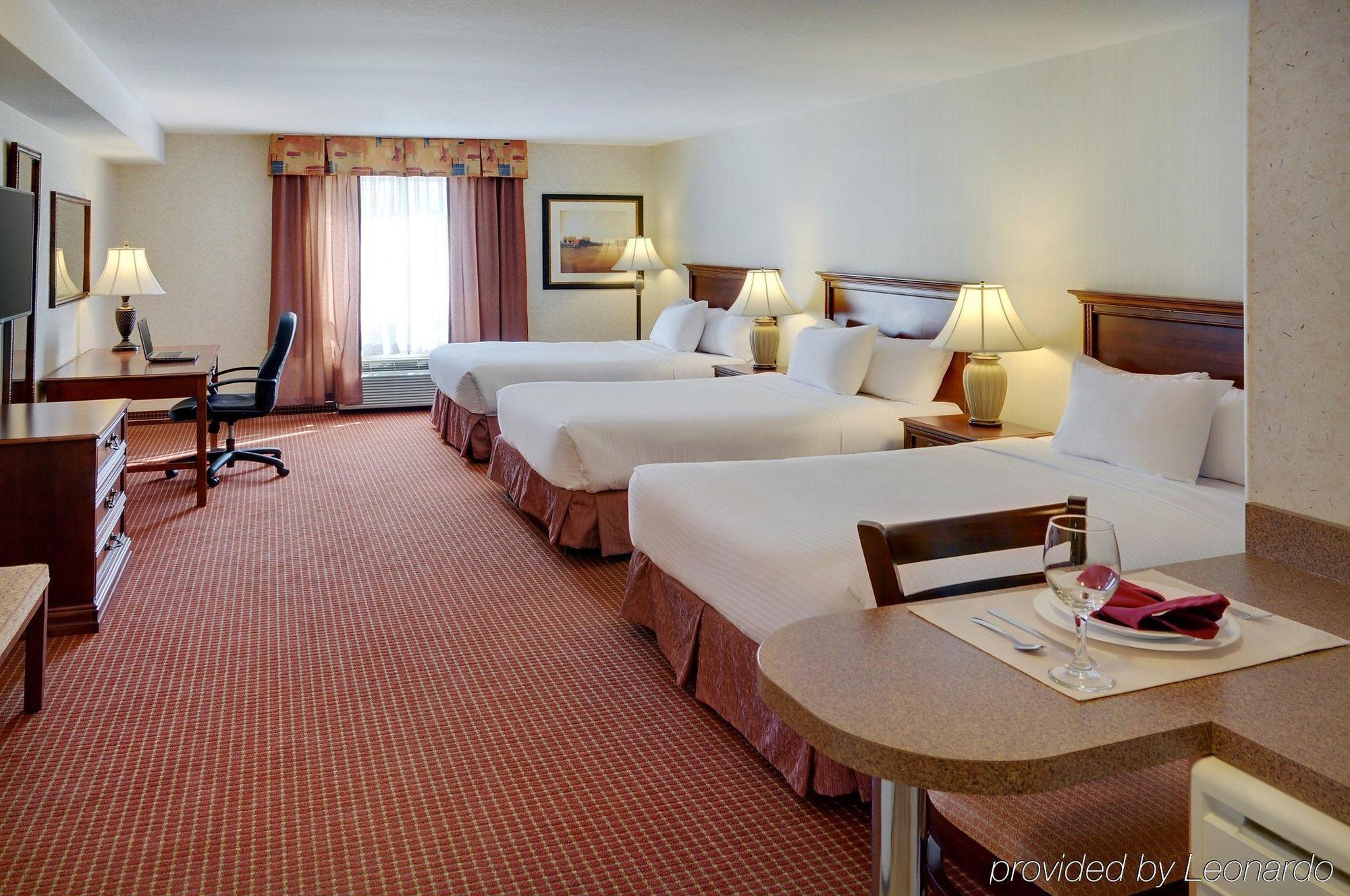Pomeroy Inn And Suites Chetwynd Buitenkant foto