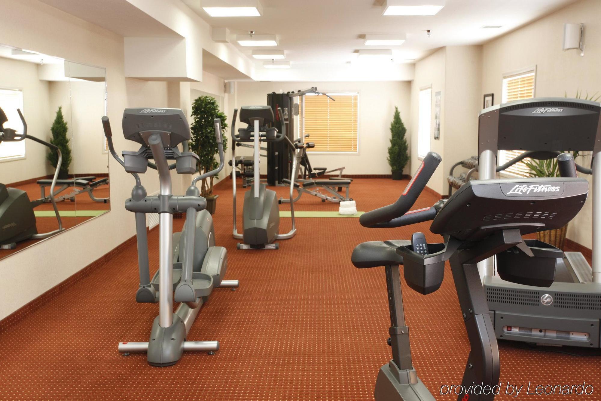 Pomeroy Inn And Suites Chetwynd Buitenkant foto