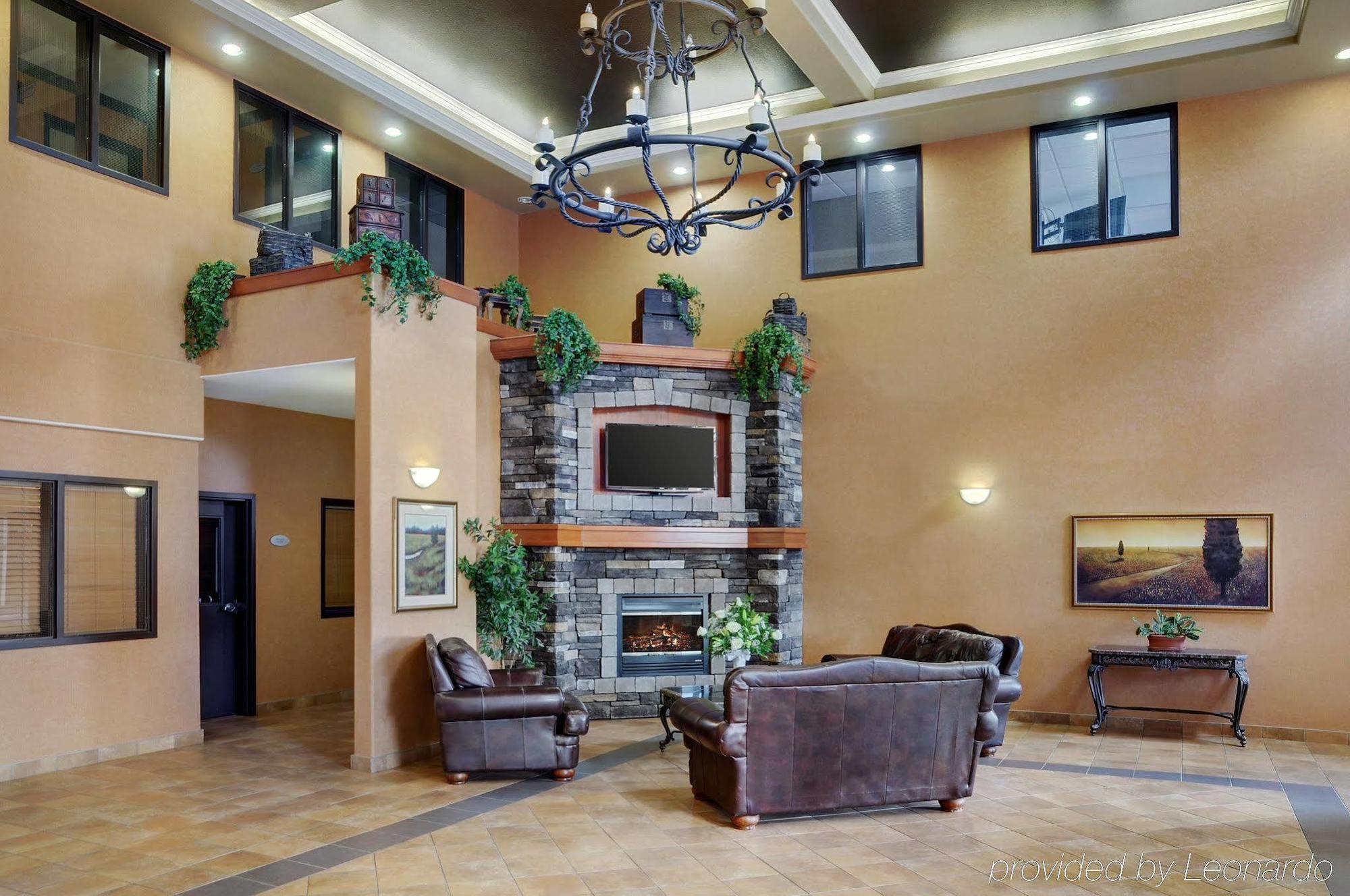 Pomeroy Inn And Suites Chetwynd Buitenkant foto