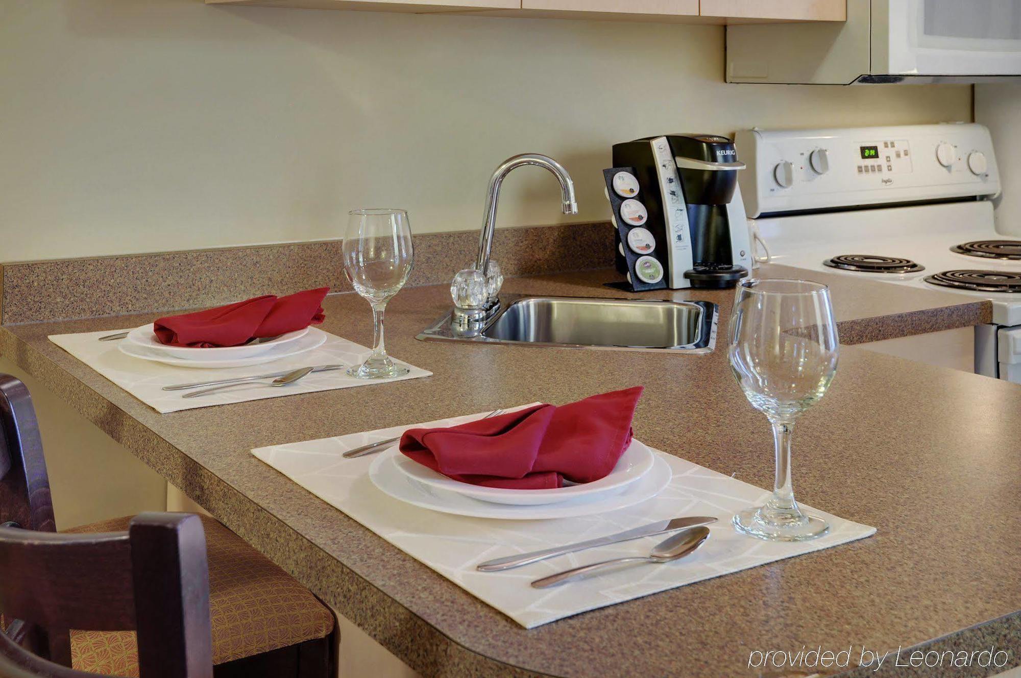 Pomeroy Inn And Suites Chetwynd Buitenkant foto