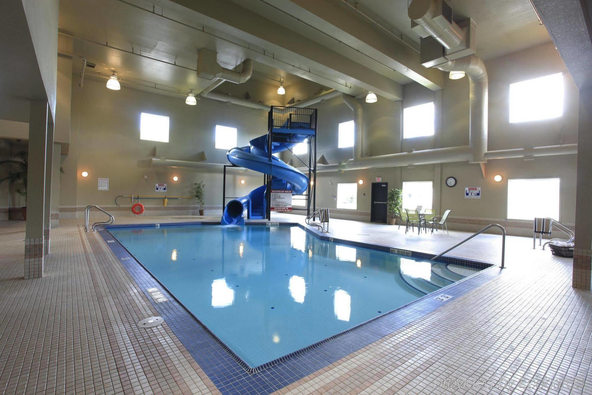 Pomeroy Inn And Suites Chetwynd Buitenkant foto