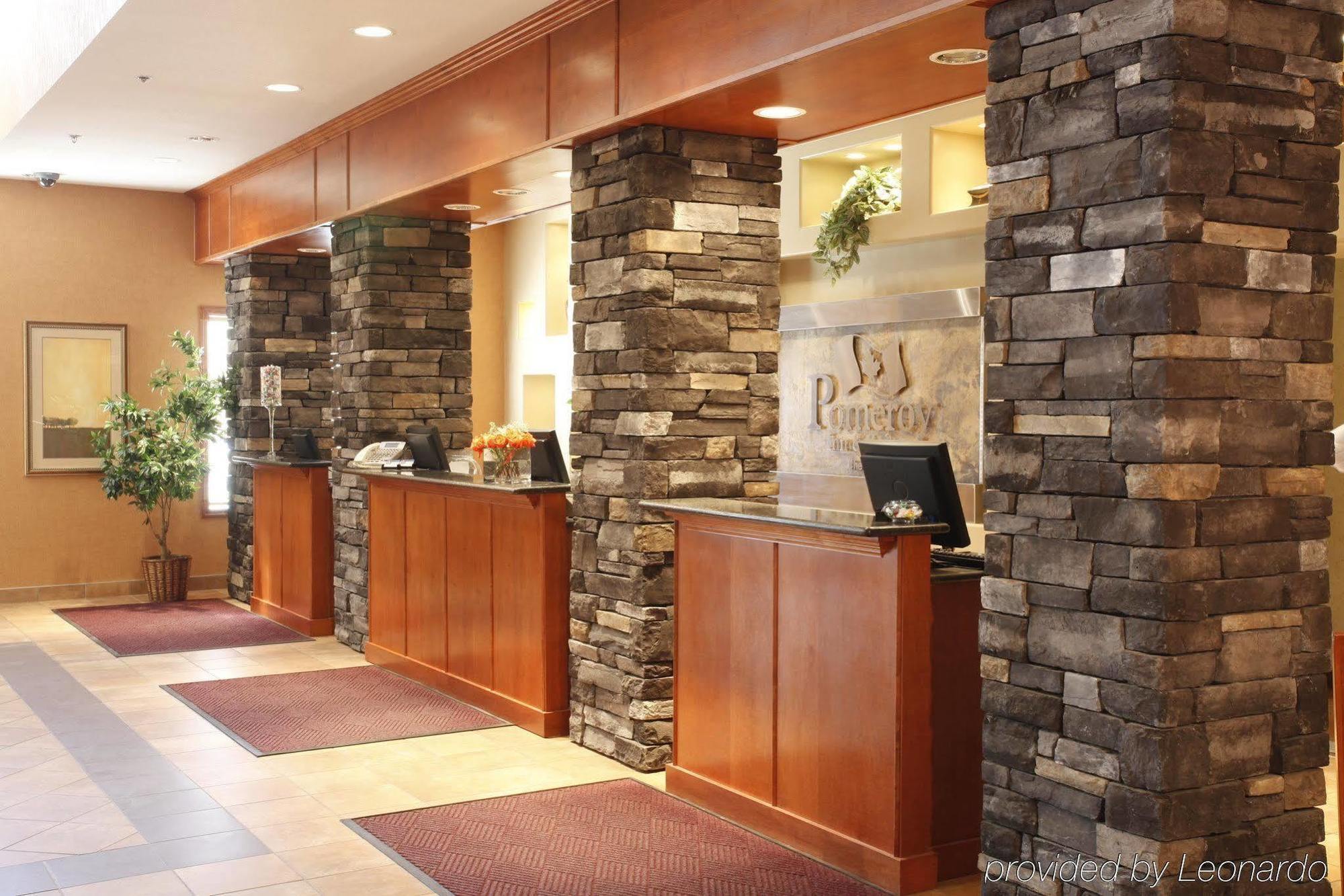 Pomeroy Inn And Suites Chetwynd Buitenkant foto